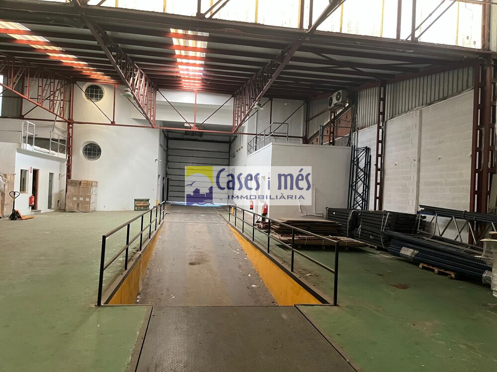 Nau industrial en venda en Foios