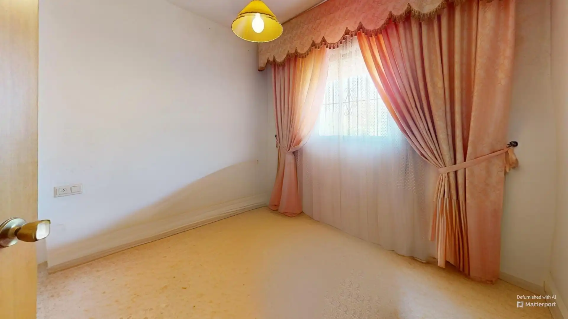 Dormitori de Casa adosada en venda en Málaga amb Jardí privat, Terrassa i Forn