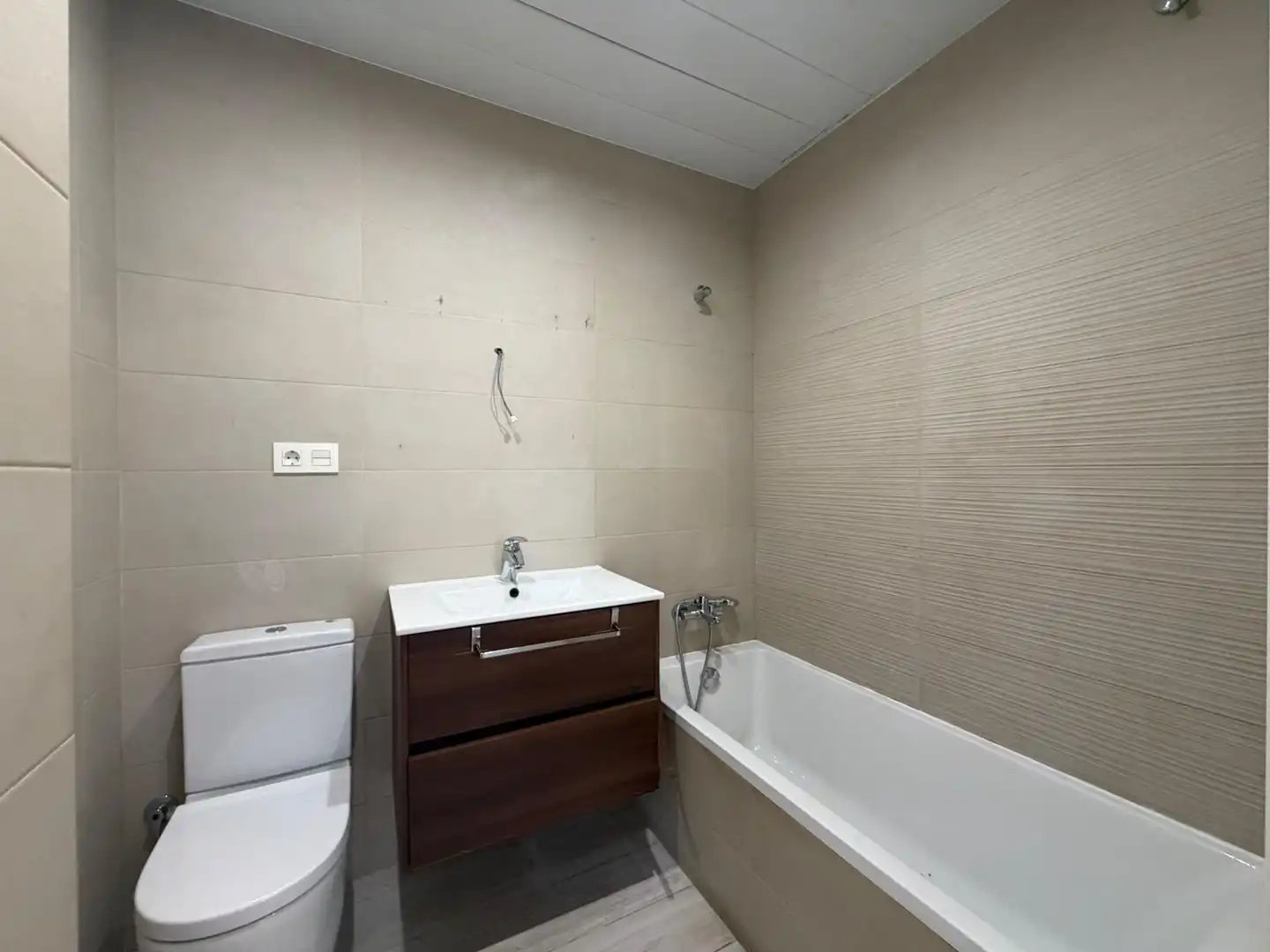 Baño de Piso en venta en Can Tintorer - Can Tries