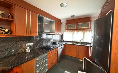 Kitchen of Flat for sale in Manresa  with Air Conditioner, Heating and Parquet flooring