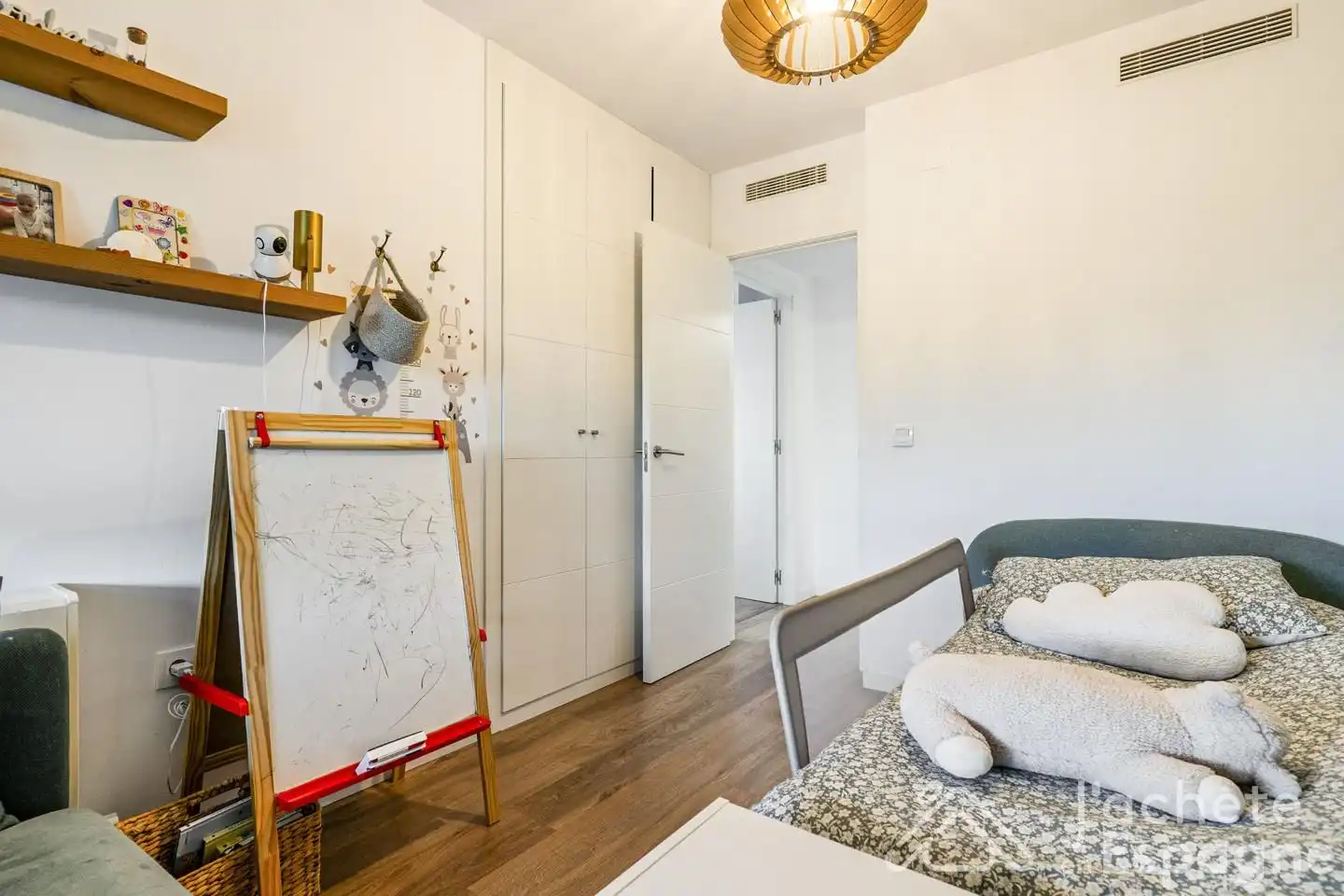 Bedroom of Flat for sale in Rocafort  with Air Conditioner and Terrace