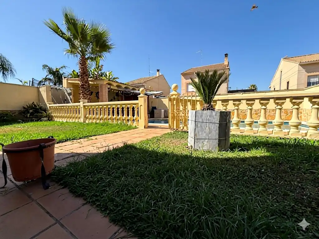 Vista exterior de Casa o chalet en venta en L'Eliana con Aire acondicionado, Jardín privado y Piscina