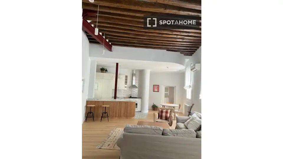 Vista exterior de Apartamento para compartir en Madrid con Aire acondicionado, Calefacción y Terraza
