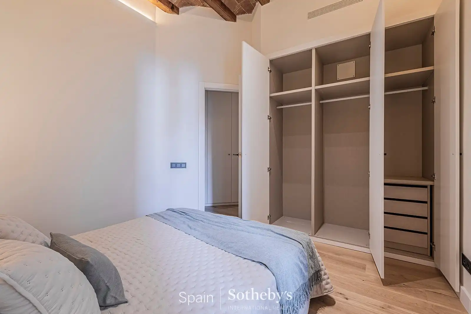 Apartament amb ascensor en venda a Gran Via de les Corts Catalanes, imagen 42