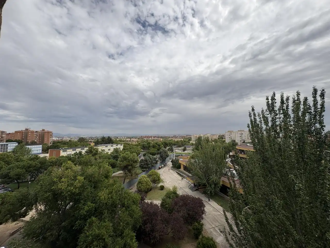 Außenansicht von Wohnung zur Miete in Madrid mit Klimaanlage, Heizung und Abstellraum
