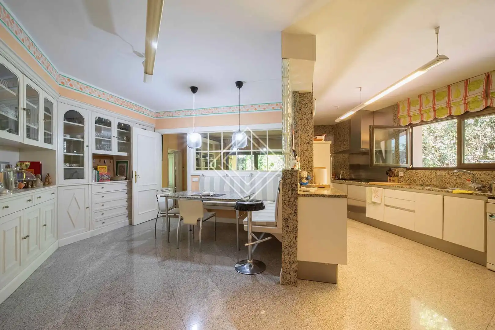 Cuina de Casa o xalet en venda en Madrid amb Jardí privat, Terrassa i Traster