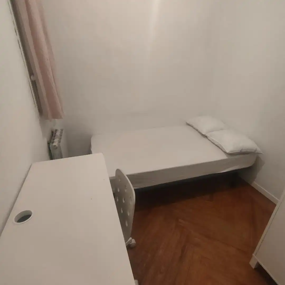 Schlafzimmer von Wohnung zur Miete in Madrid mit Heizung, Möbliert und Ofen
