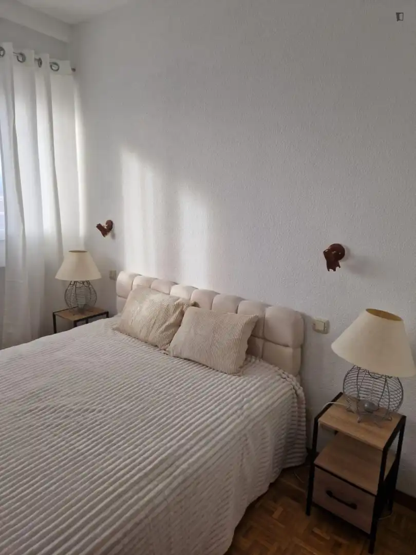 Habitación de Apartamento de alquiler en Madrid con Aire acondicionado, Calefacción y Amueblado
