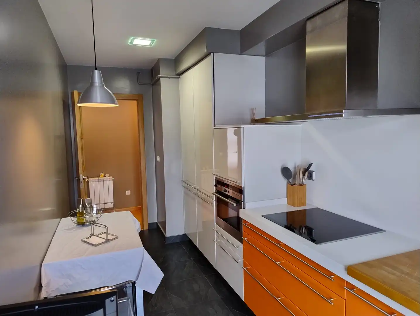 Kitchen of Flat for rent in Santiago de Compostela   with Heating, Storage room and Furnished