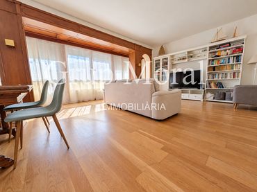 Flat with lift for sale in Carrer del Roser