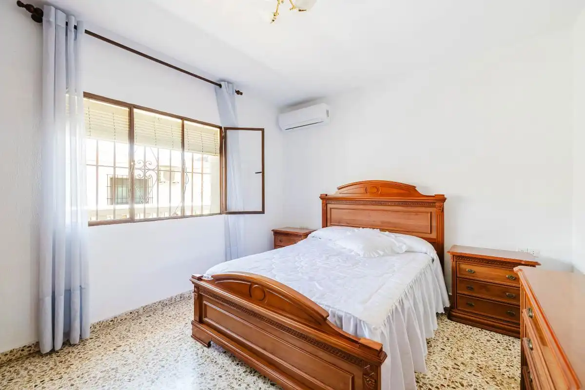 Dormitori de Casa adosada en venda en Málaga amb Aire condicionat, Calefacció i Terrassa