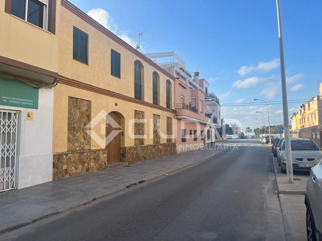 Vista exterior de Casa o xalet en venda en Sanlúcar de Barrameda
