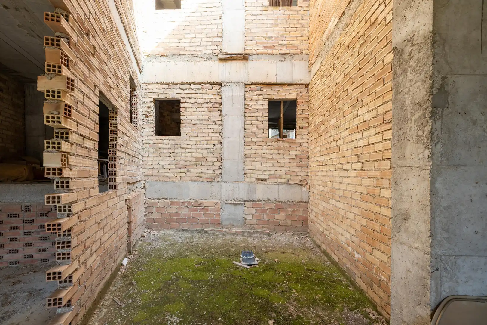 Vista exterior de Edificio en venta en Lanjarón