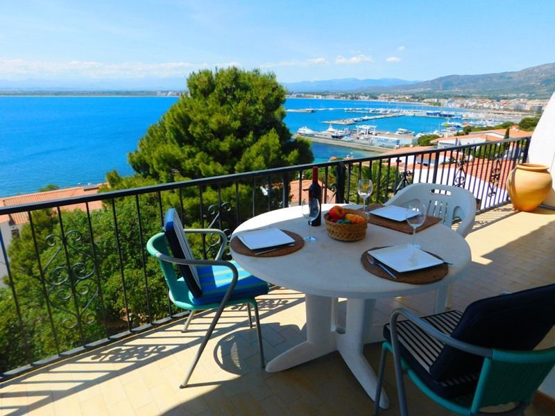 House or chalet for sale in Roses  with Air Conditioner, Private garden and Terrace