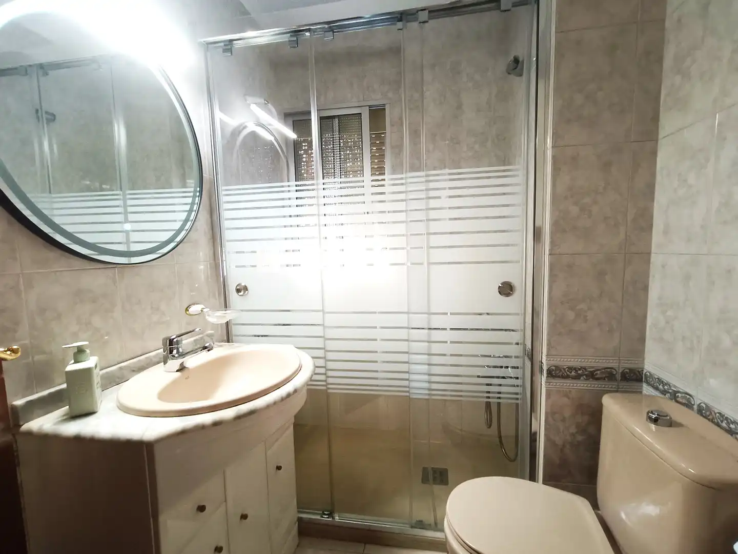 Baño de Piso en venta en Sevilla con Aire acondicionado, Calefacción y Terraza