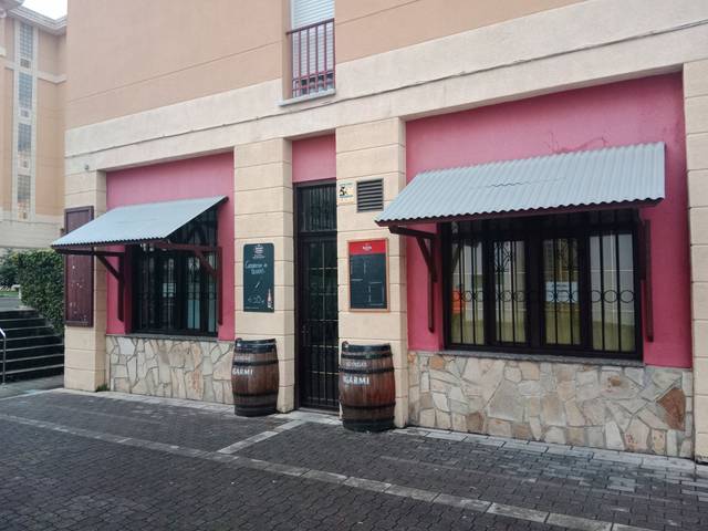 Local comercial en Alquiler en Barrio San Martín del Pino en Peñacastillo - Nueva Montaña