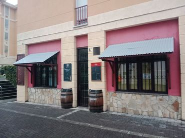 Locale commerciale in affitto a Peñacastillo - Nueva Montaña