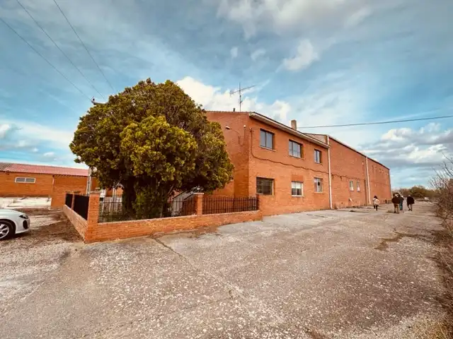 Vista exterior de Nave industrial en venta en Lerma con Calefacción