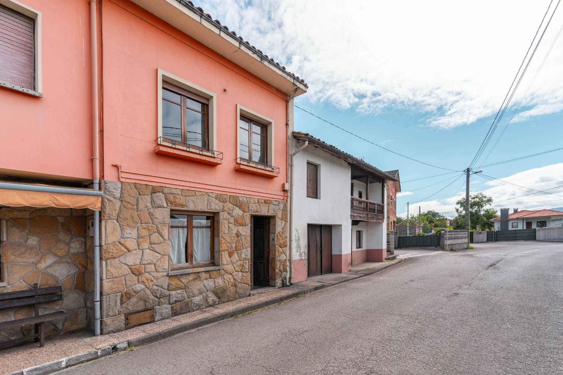 Exterior view of House or chalet for sale in Nava  with Heating, Private garden and Terrace