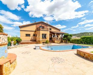 Vista exterior de Casa o xalet de lloguer en Olèrdola amb Calefacció, Jardí privat i Terrassa