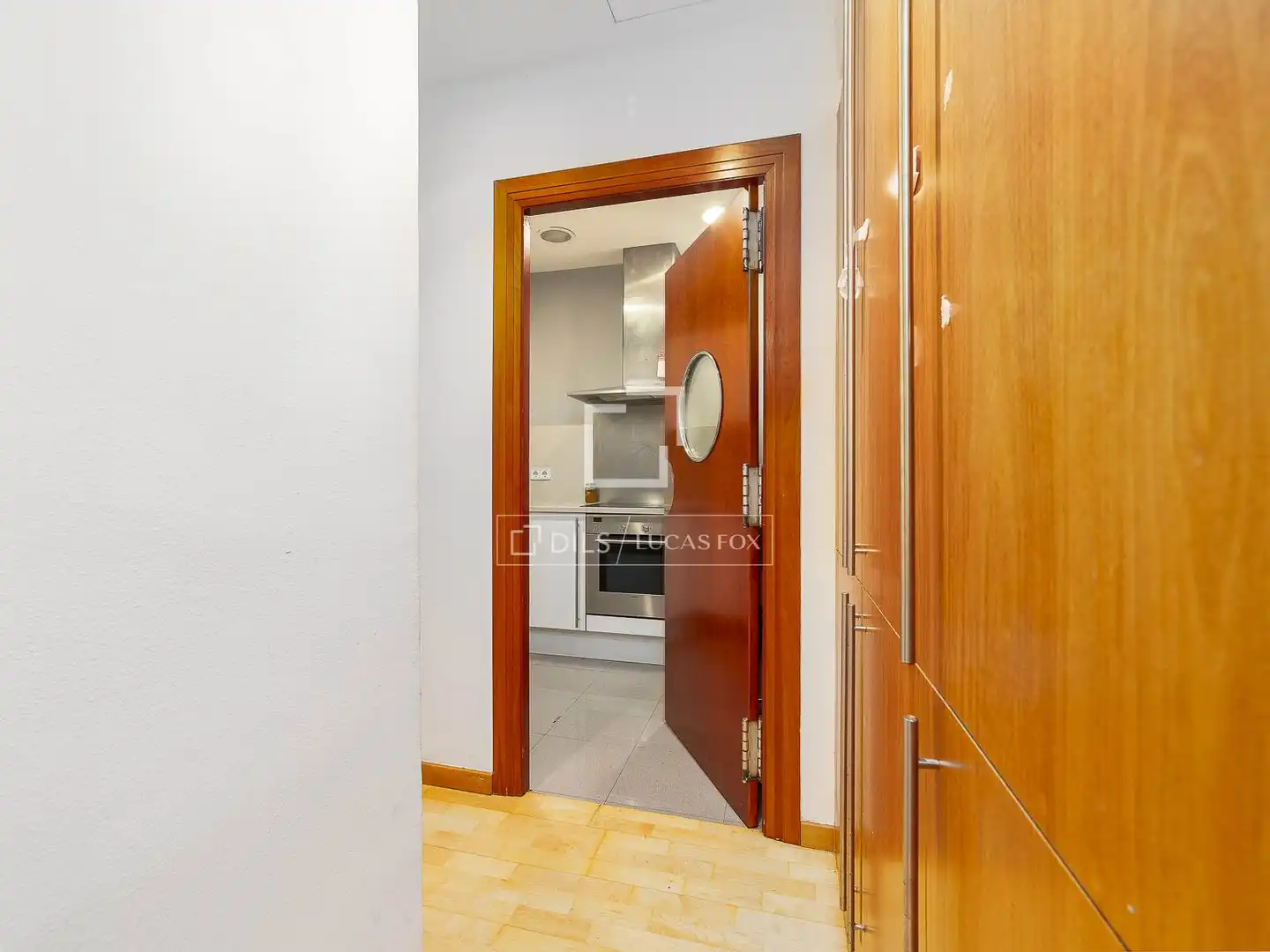 Wohnung zum Verkauf in Barcelona mit Klimaanlage und Heizung