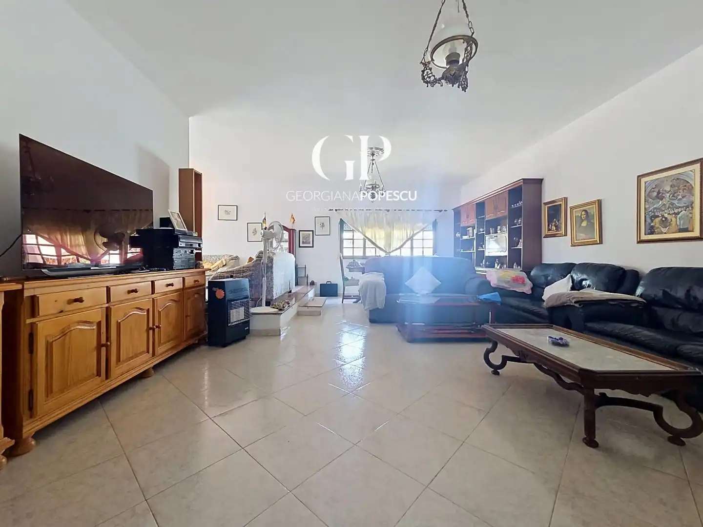 Sala d'estar de Casa o xalet en venda en La Oliva amb Piscina i Moblat