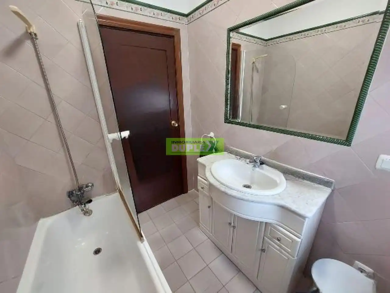 Baño de Casa o chalet en venta en Pontevedra Capital  con Calefacción, Jardín privado y Trastero