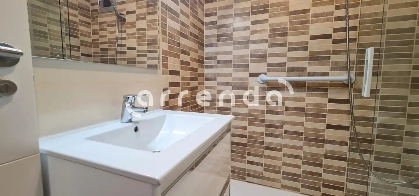Bathroom of Flat for rent in Arganzuela