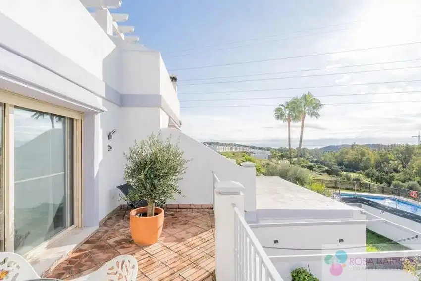 Jardí de Casa adosada en venda en Estepona amb Terrassa, Traster i Piscina comunitària