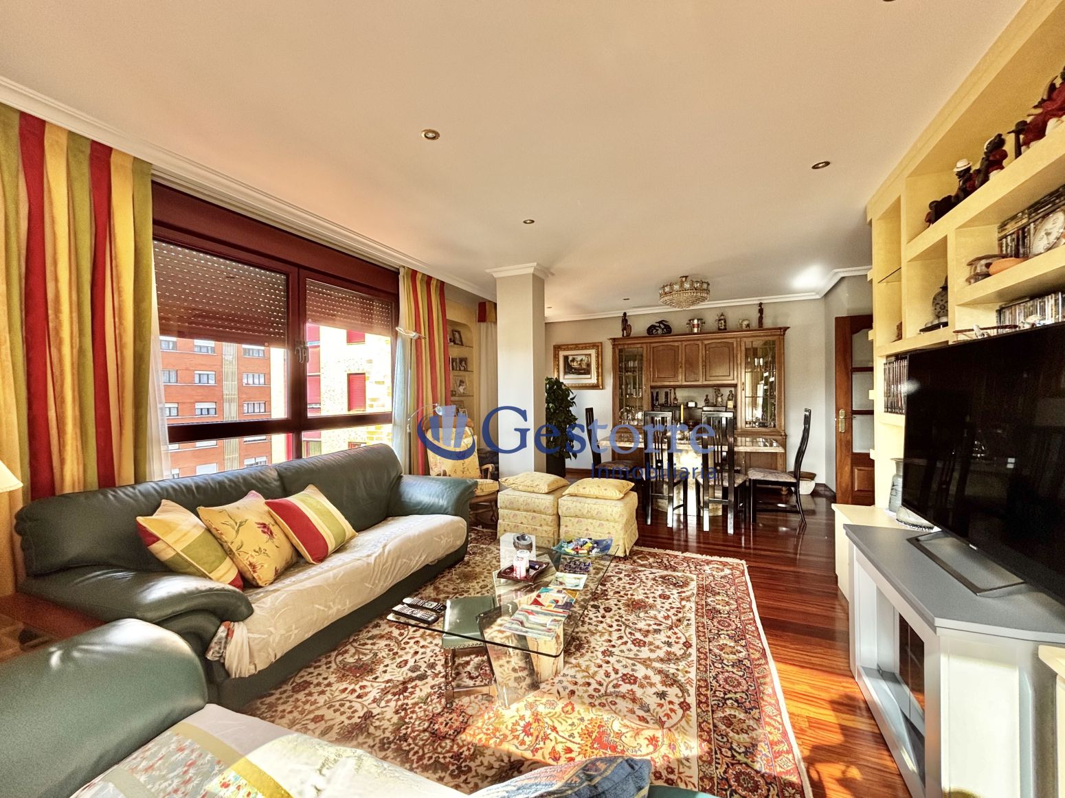 Living room of Flat for sale in Oviedo   with Heating, Private garden and Parquet flooring