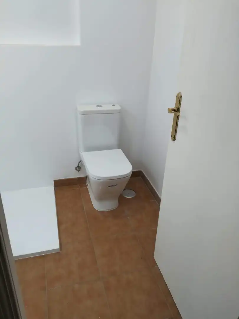 Bany de Casa adosada en venda en O Grove   amb Jardí privat, Traster i Moblat