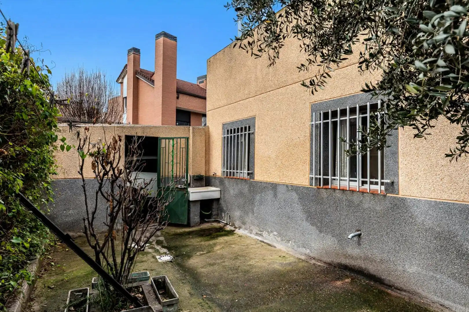 Xalet amb jardí en venda a Calle de Arnedillo, imagen 7