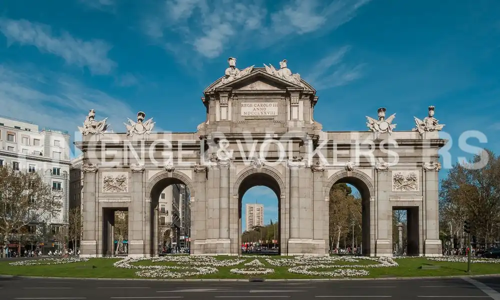 Piso en venta en Madrid con Aire acondicionado, Calefacción y Amueblado
