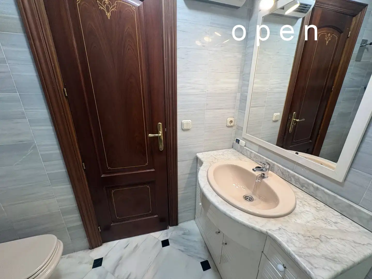 Baño de Piso de alquiler en Córdoba con Aire acondicionado, Calefacción y Terraza