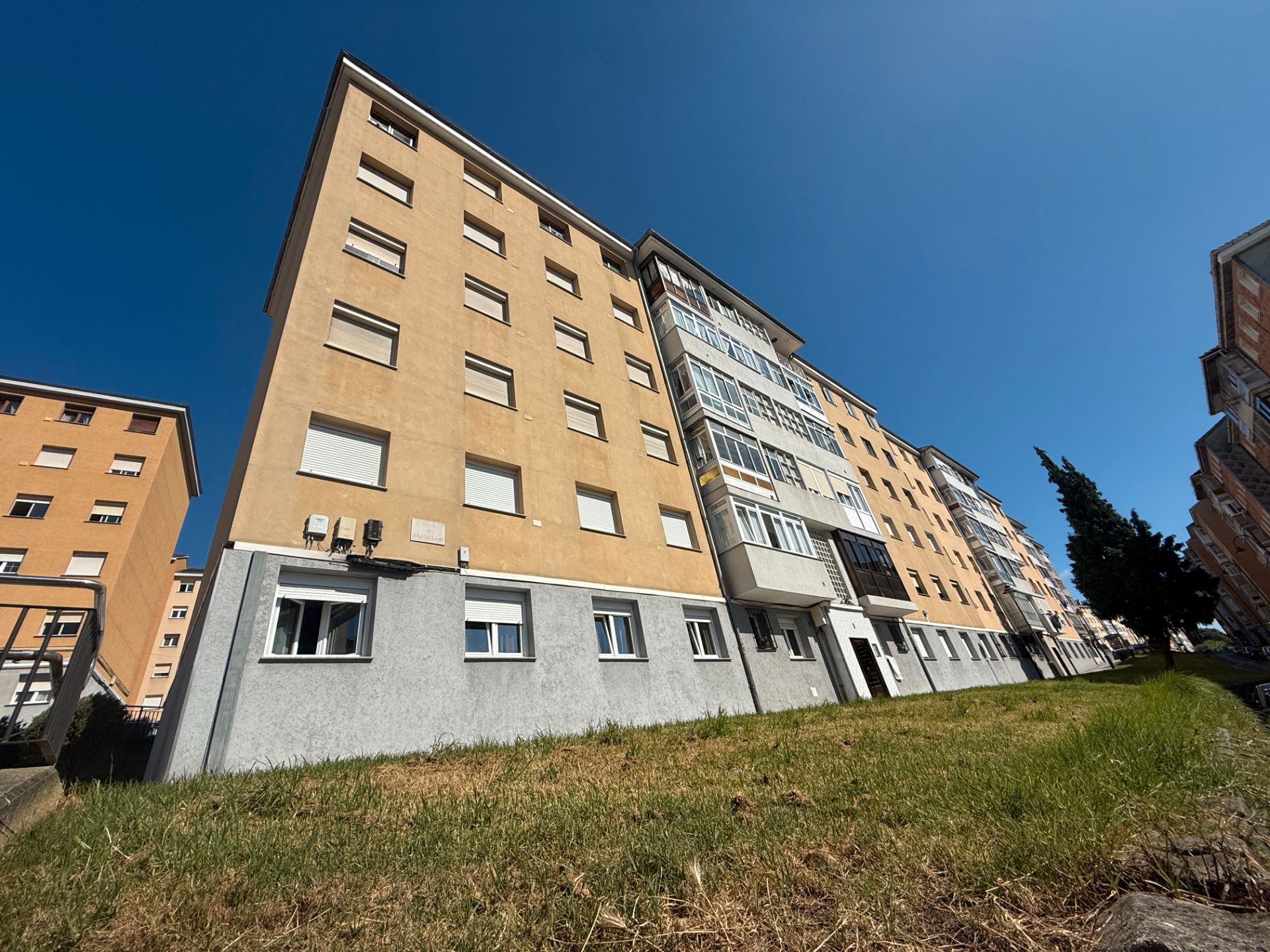Vista exterior de Piso en venta en Avilés con Amueblado