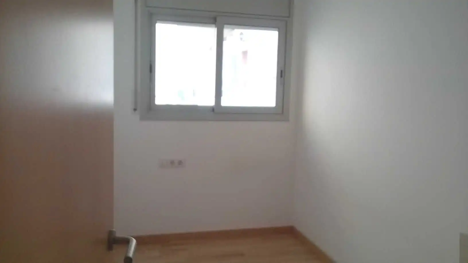 Schlafzimmer von Wohnung zum Verkauf in Montgat mit Klimaanlage und Heizung