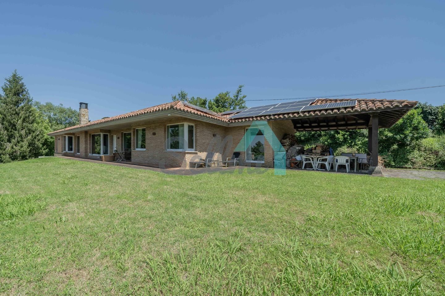 Exterior view of House or chalet for sale in Gijón   with Heating, Private garden and Parquet flooring