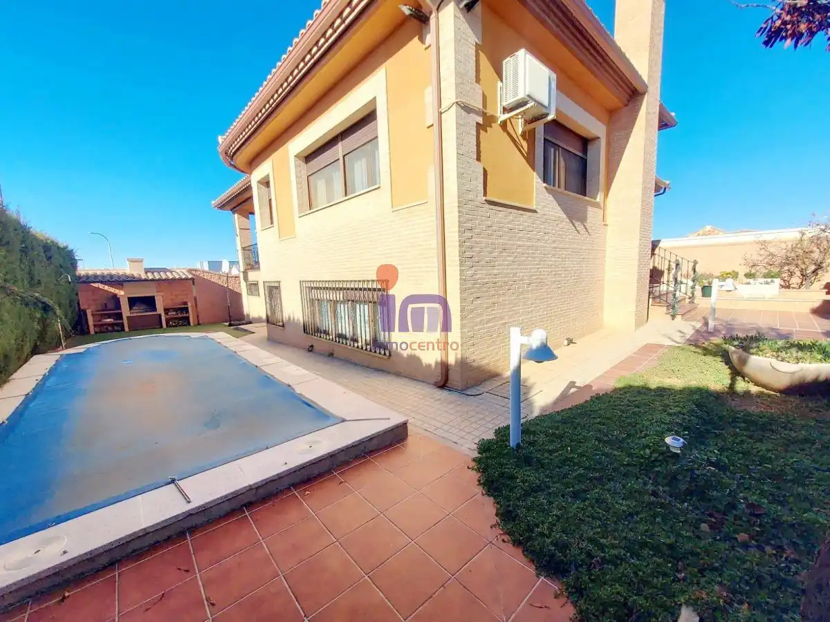 Chalet con piscina en venta en Valdepeñas, imagen 47