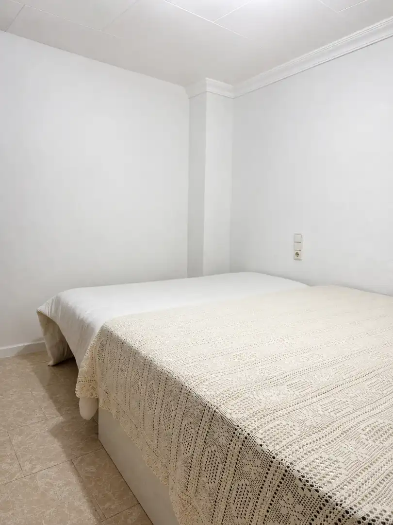 Dormitori de Casa adosada de lloguer en Utiel amb Terrassa, Moblat i Forn