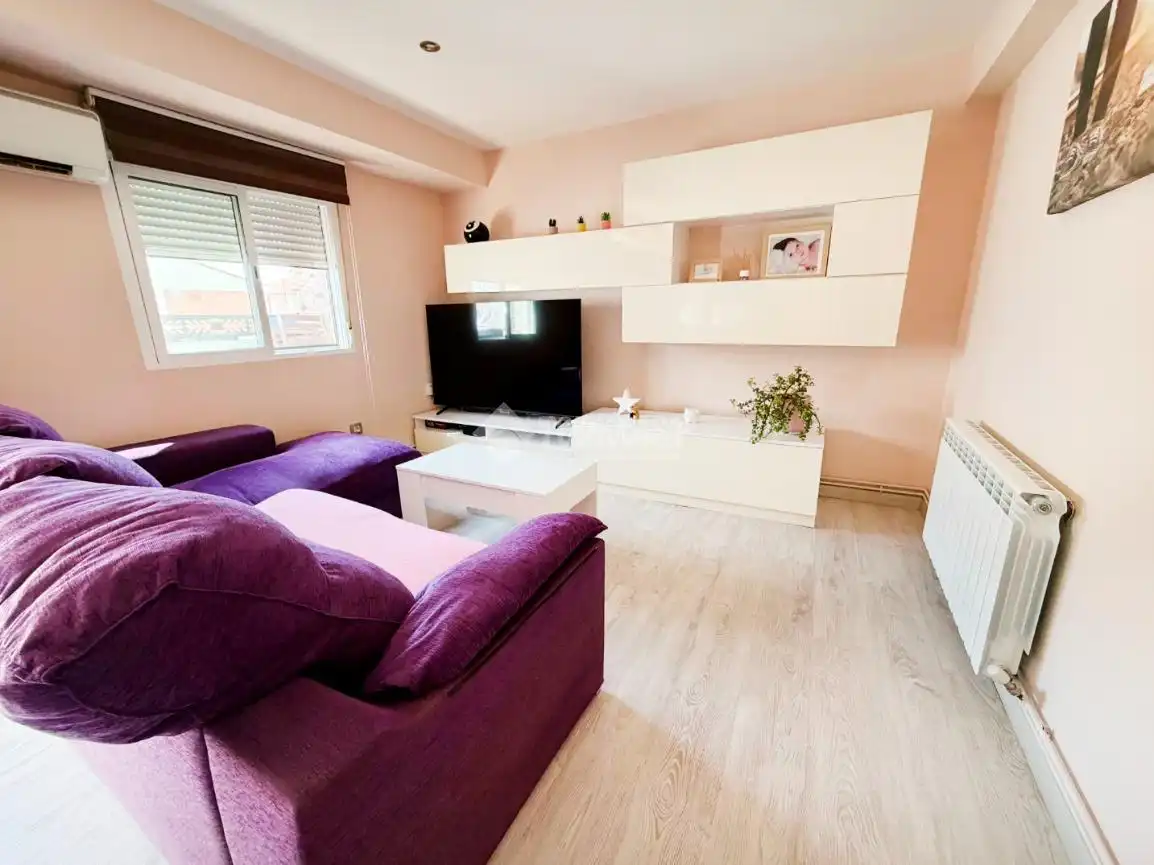 Wohnzimmer von Wohnung zum Verkauf in Zaragoza mit Klimaanlage, Heizung und Parkett