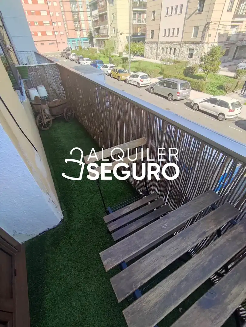 Garten von Wohnung zur Miete in Oviedo  mit Heizung, Terrasse und Möbliert