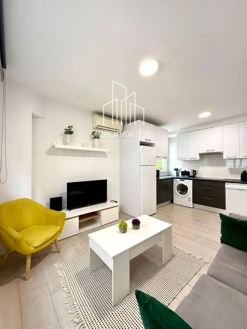 Sala d'estar de Apartament de lloguer en Salamanca amb Aire condicionat, Calefacció i Moblat