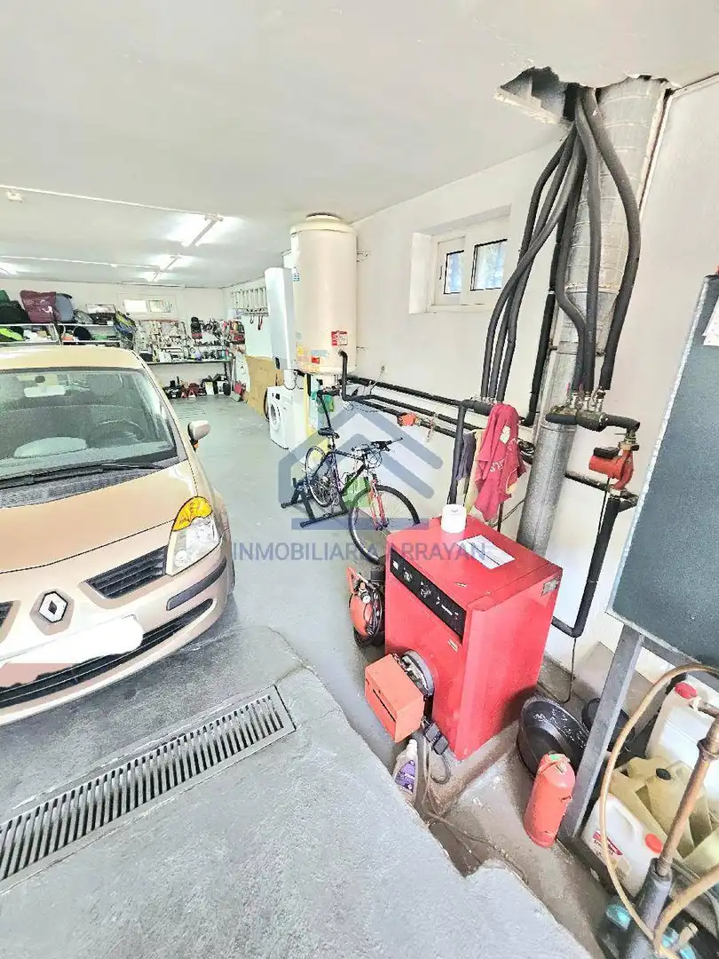 Parking de Casa o chalet en venta en Ogíjares con Aire acondicionado, Calefacción y Jardín privado
