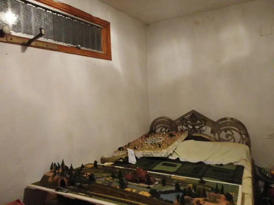 Habitación de Edificio en venta en Salas de los Infantes