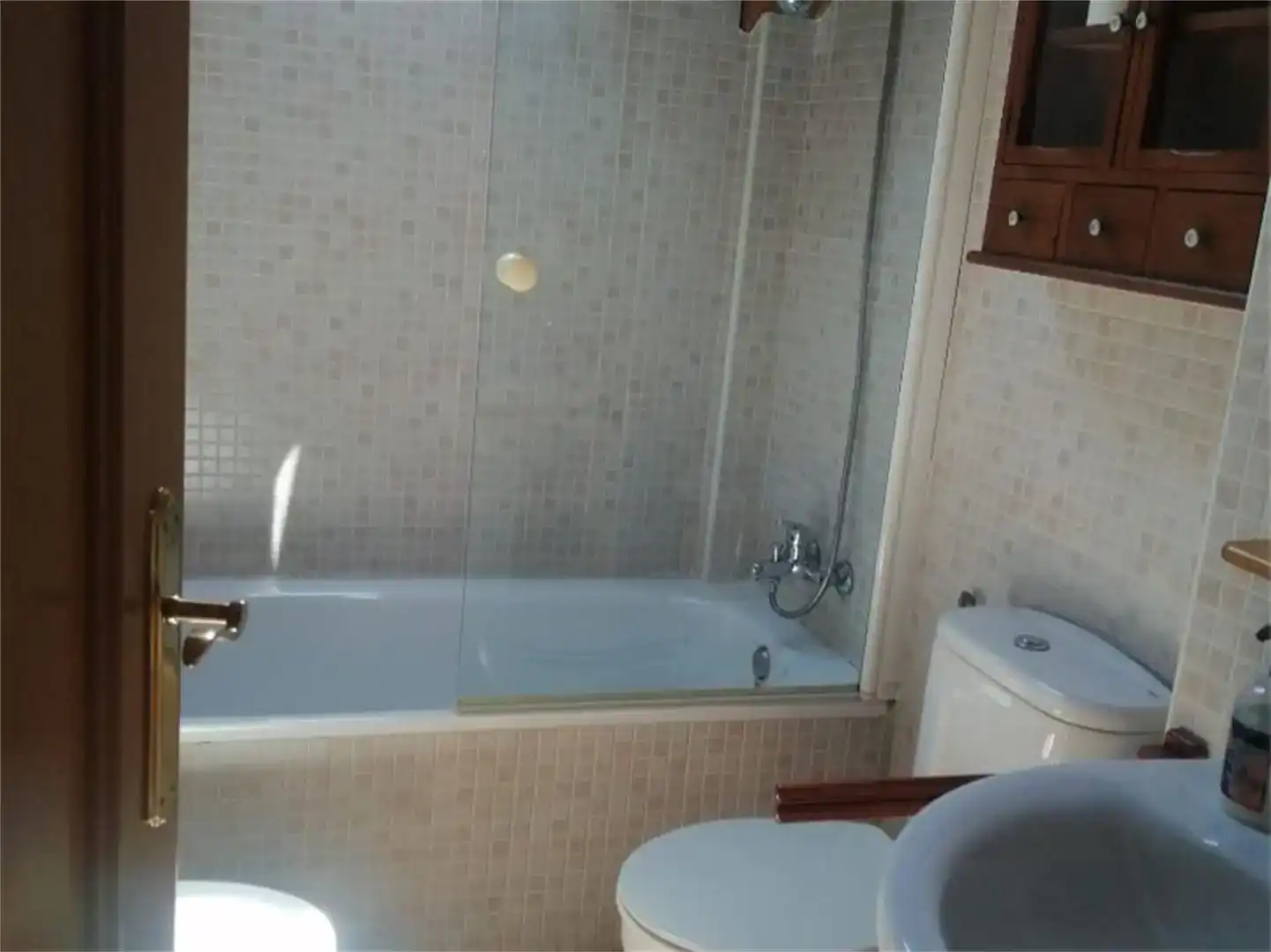 Badezimmer von Wohnung zur Miete in Castejón de Sos mit Parkett und Möbliert