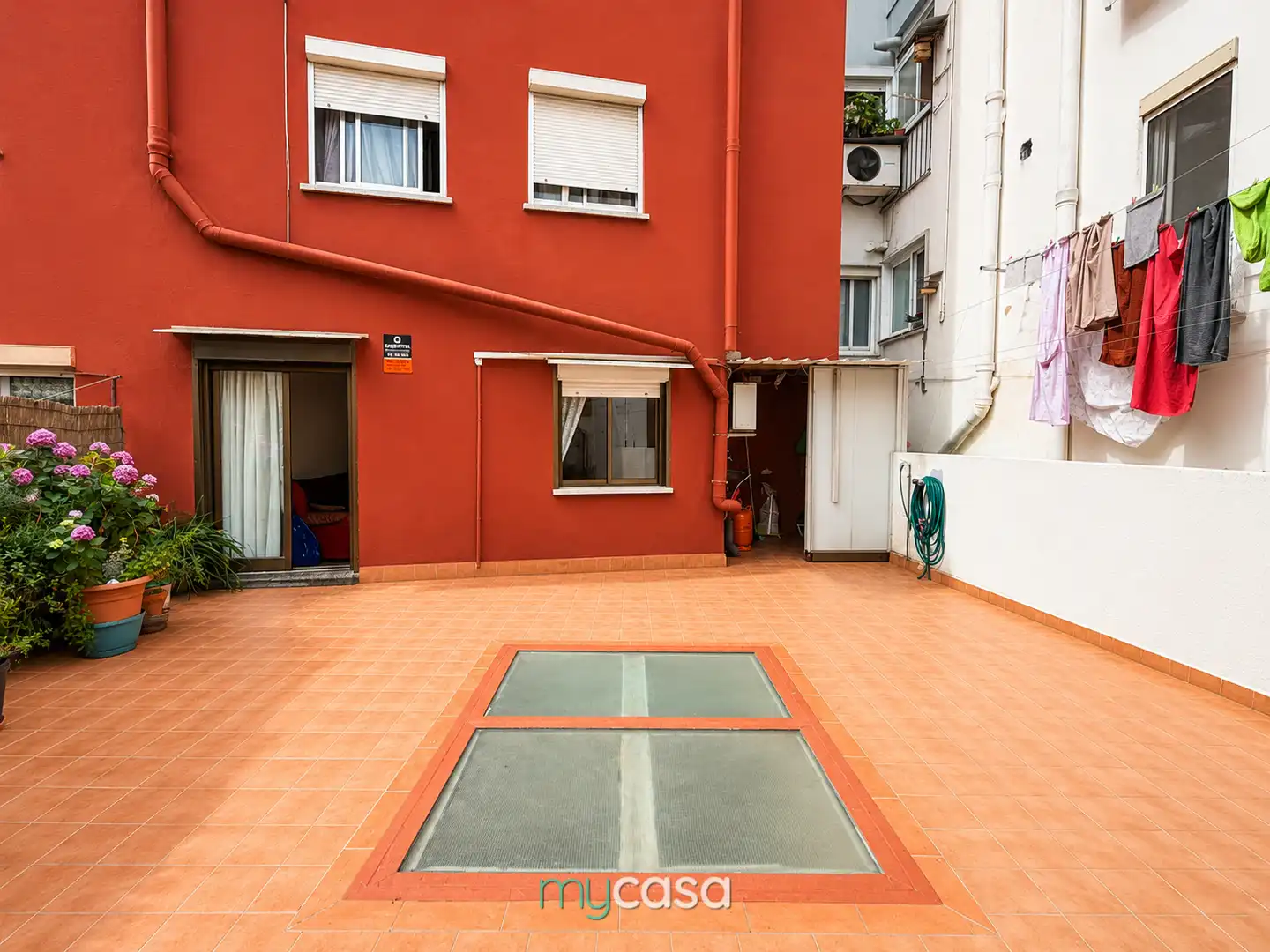 Vista exterior de Pis en venda en Badalona amb Aire condicionat