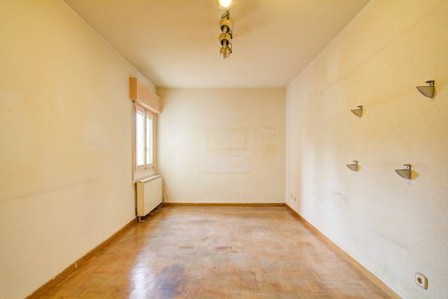 Piso en Venta en Madrid - CL PEÑASCALES en Fuente del Berro