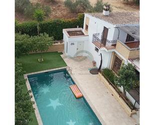 Swimming pool of Country house to rent in Ronda