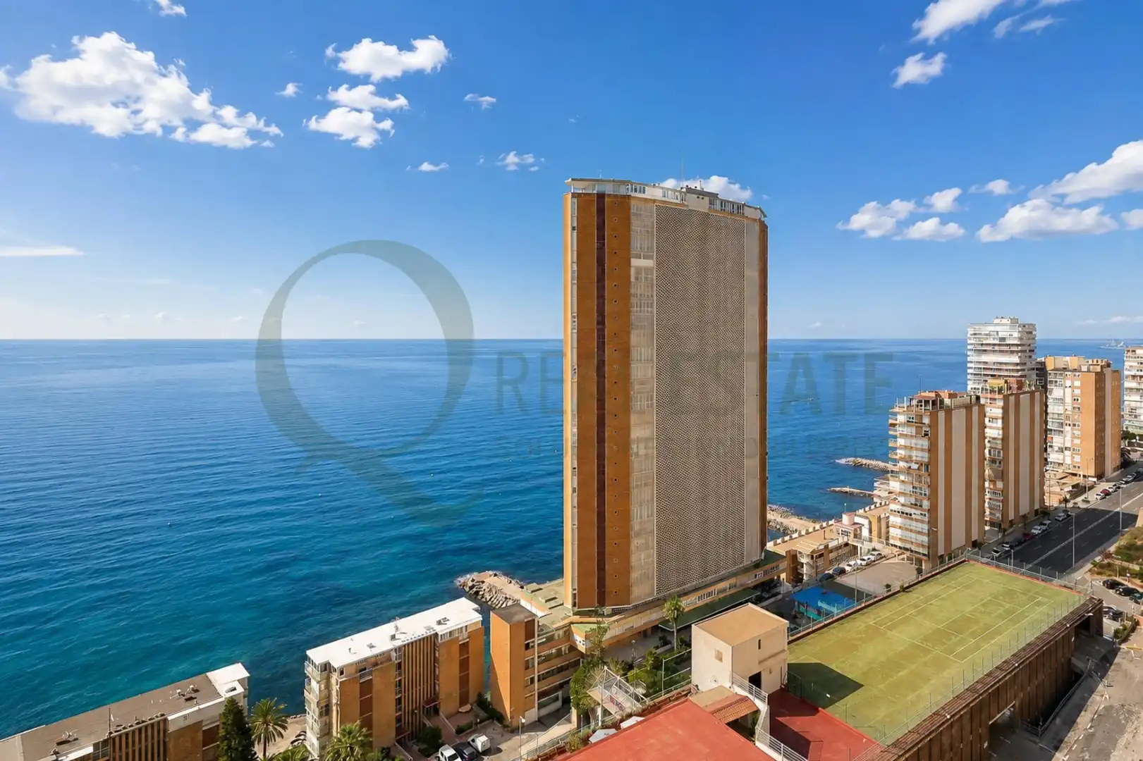 Vista exterior de Pis en venda en Alicante / Alacant amb Aire condicionat, Parquet i Balcó