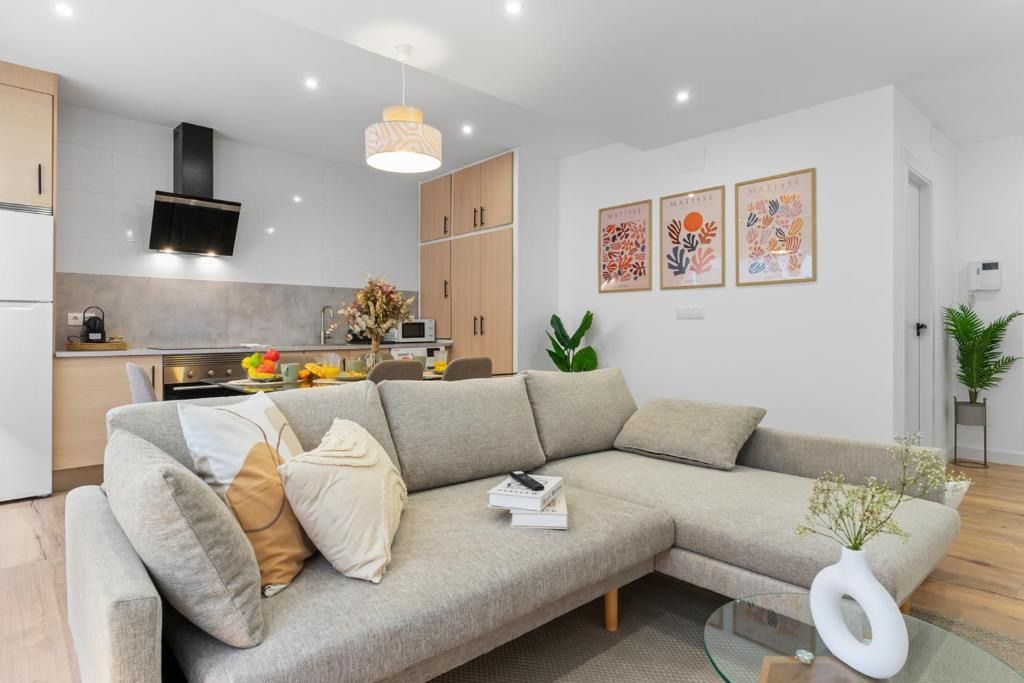 Living room of Flat to rent in Gijón   with Heating and Furnished